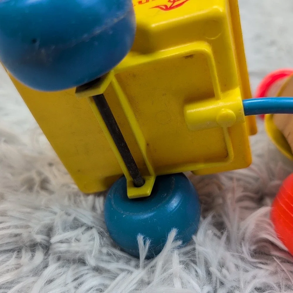 Vintage 1960's‎ Fisher Price Happy Hauler Wood and Plastic Pull Toy #732 Works
